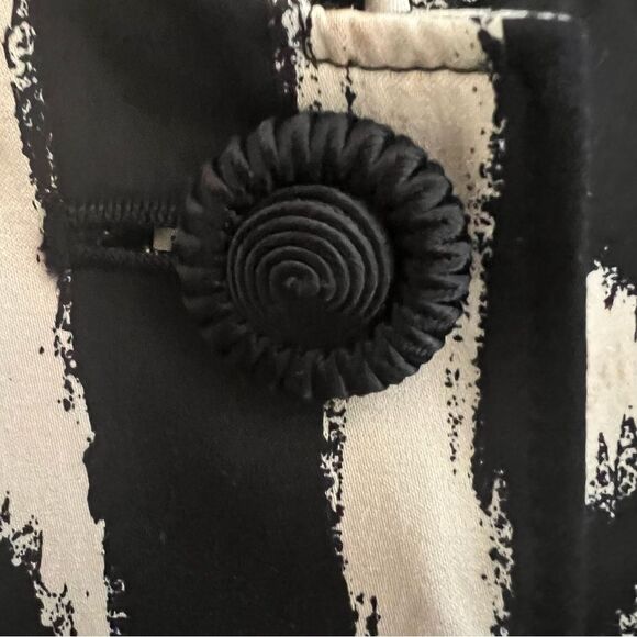 TALBOTS silk blend black/cream buttoned jacket women’s size 8 (medium) EUC - Picture 6 of 14